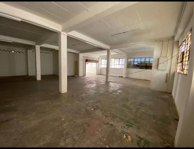 350M² WAREHOUSE TO LET IN INDUSTRIA NORTH